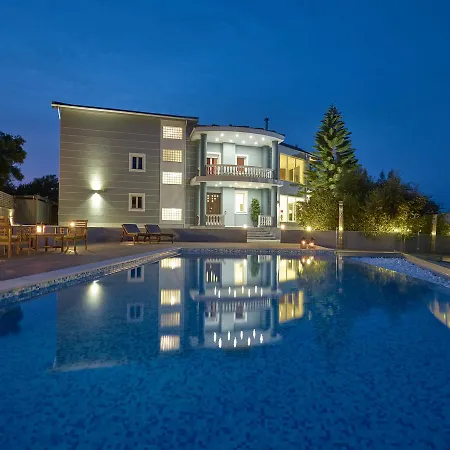 Mont Bleu Luxury Vila