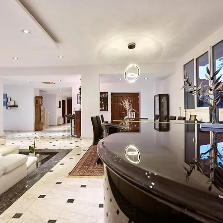 Mont Bleu Luxury *