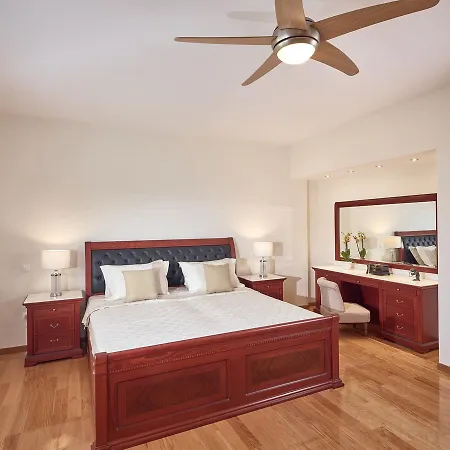 Mont Bleu Luxury Vila *